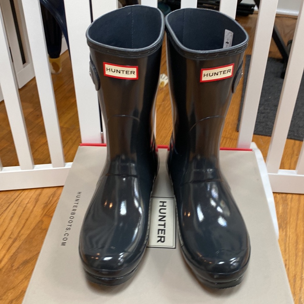 Brand New in box Hunter dark slate original short gloss rain boot US 10 EU 42